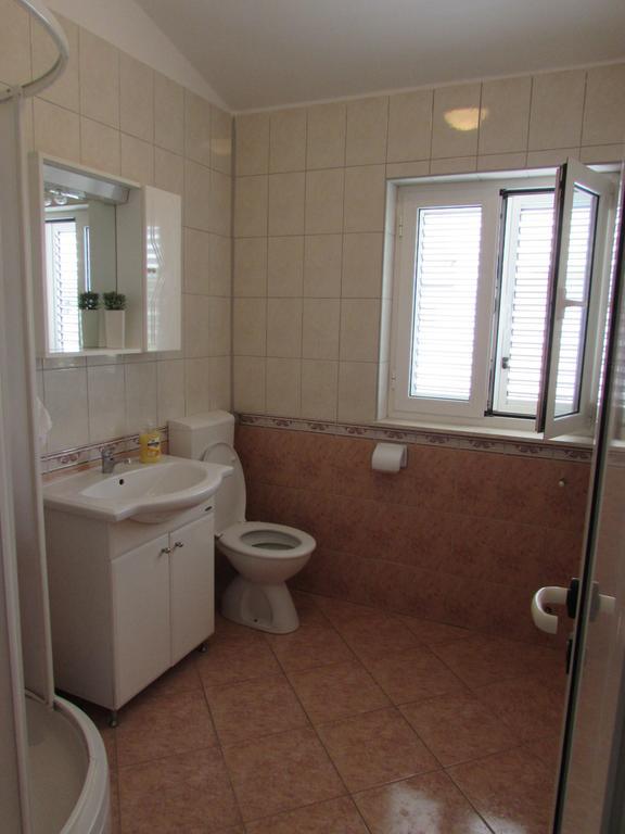 Apartmani Leona Bibinje Eksteriør billede